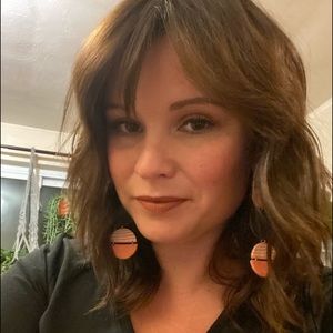 Meet your Posher, Roxanne